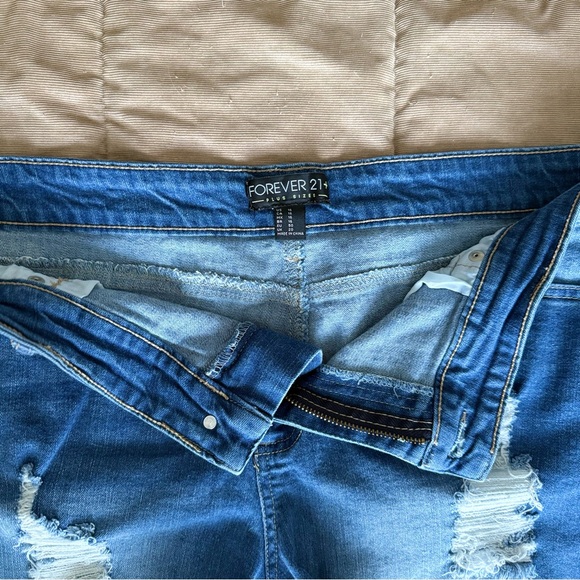 Forever 21 Distressed Stretchy Shorts - Picture 3 of 6